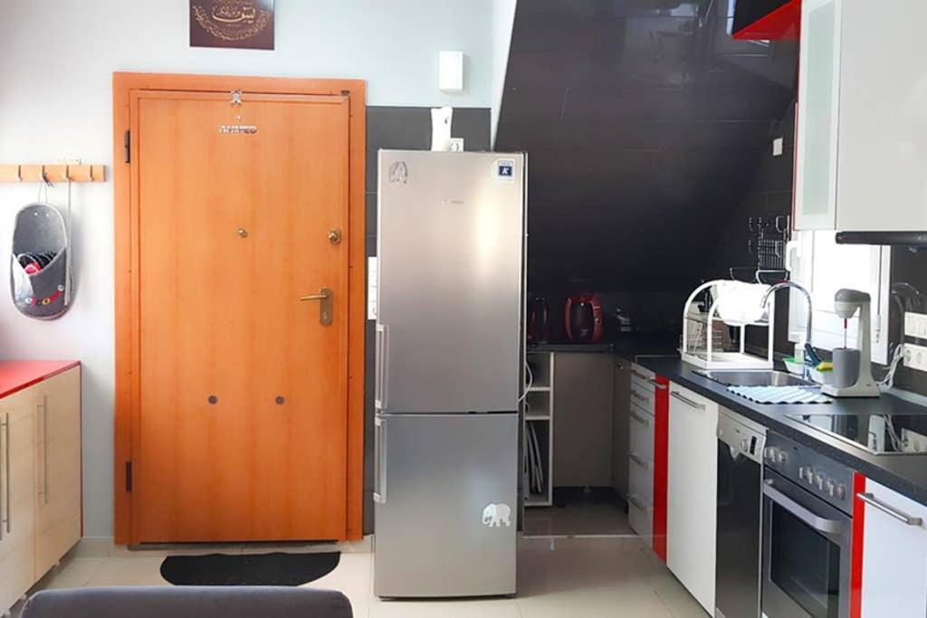 Renovated Lovely Apartment Near Airport & Sea Porto Rafti Exterior photo
